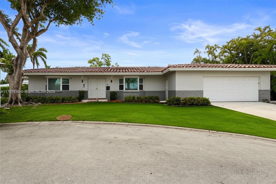 Experience luxury living in this beautifully updated 5 bedroom, 3 bath waterfront home in Fort Lauderdale's prestigious Sunrise Key neighborhood. This expansive residence features a brand-new kitchen, an open and versatile floor plan with formal living and dining areas, an eat-in kitchen, and a large family room with two charming bay windows. Enjoy added flexibility with an oversized study that can serve as an additional bedroom, and a generously sized room with an en-suite bath - perfect as a playroom, second master suite, or guest retreat. Additional highlights include a 2 car garage, a screened-in patio, and a sparkling pool overlooking stunning water views. Boaters will appreciate the 100Ft seawall, ocean access with no fixed bridges, and deepwater dockage.