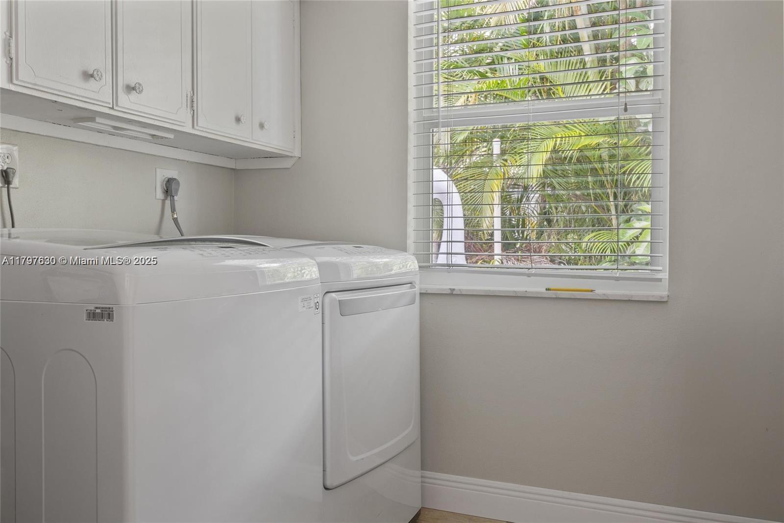 SUNRISE KEY - Residential Lease