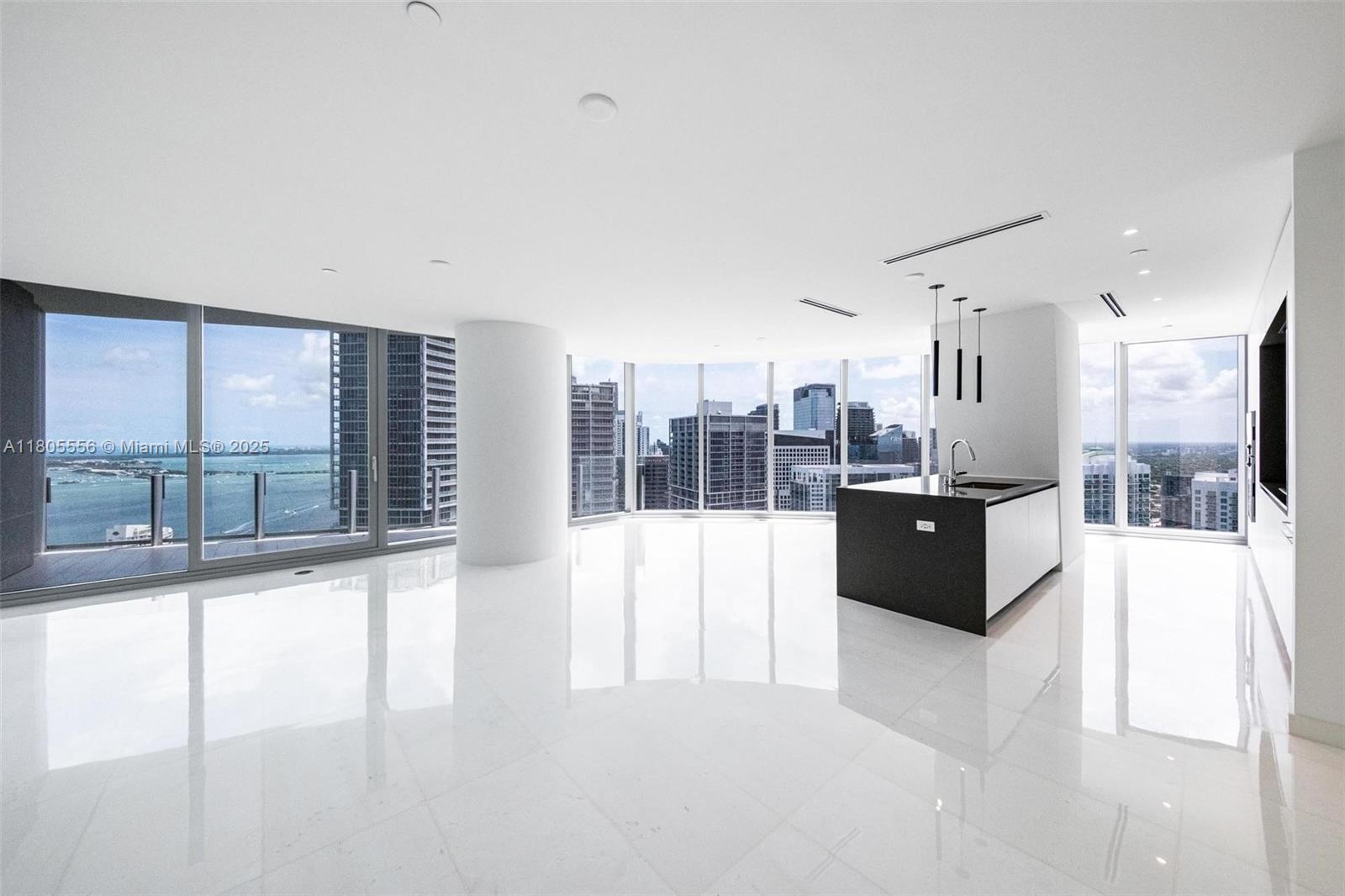 ASTON MARTIN RESIDENCE - Residential