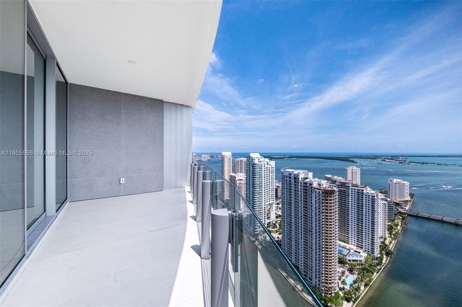 ASTON MARTIN RESIDENCE - Residential