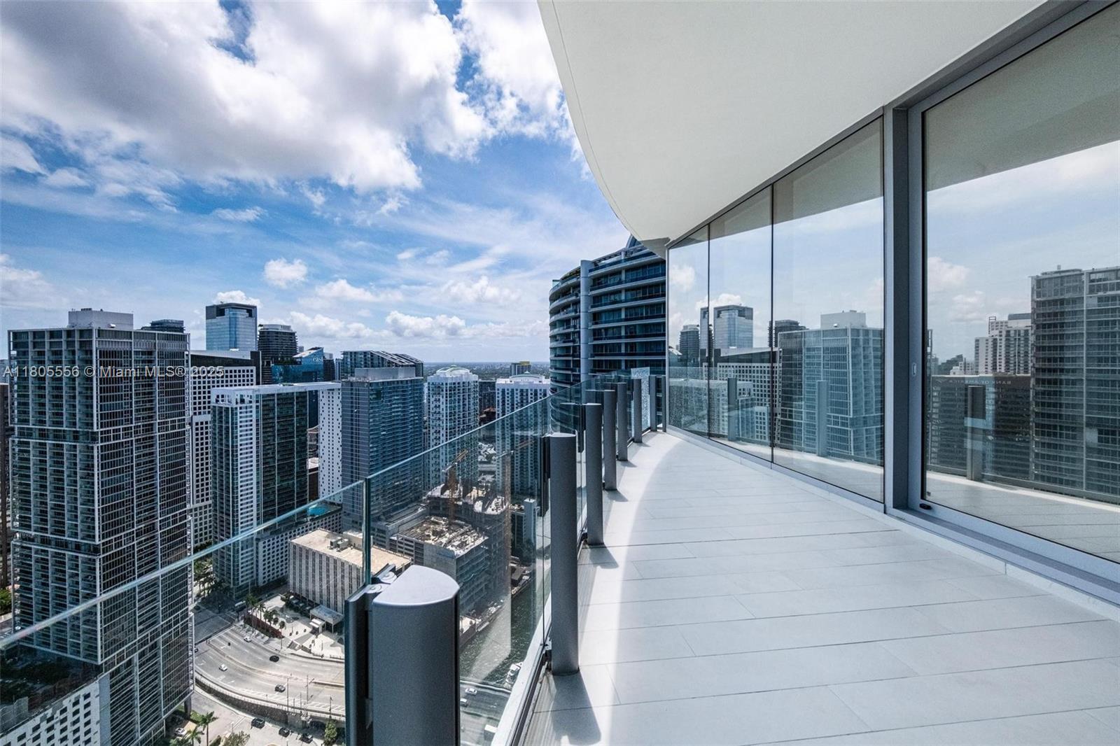 ASTON MARTIN RESIDENCE - Residential