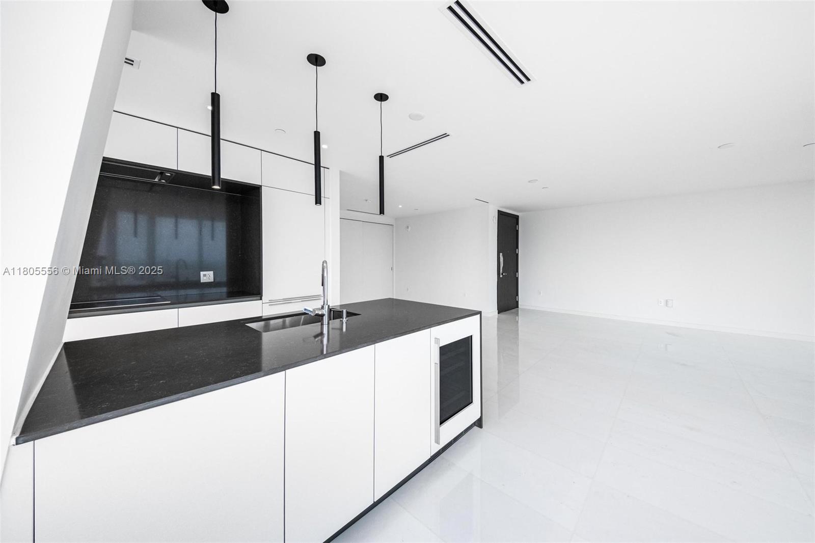 ASTON MARTIN RESIDENCE - Residential
