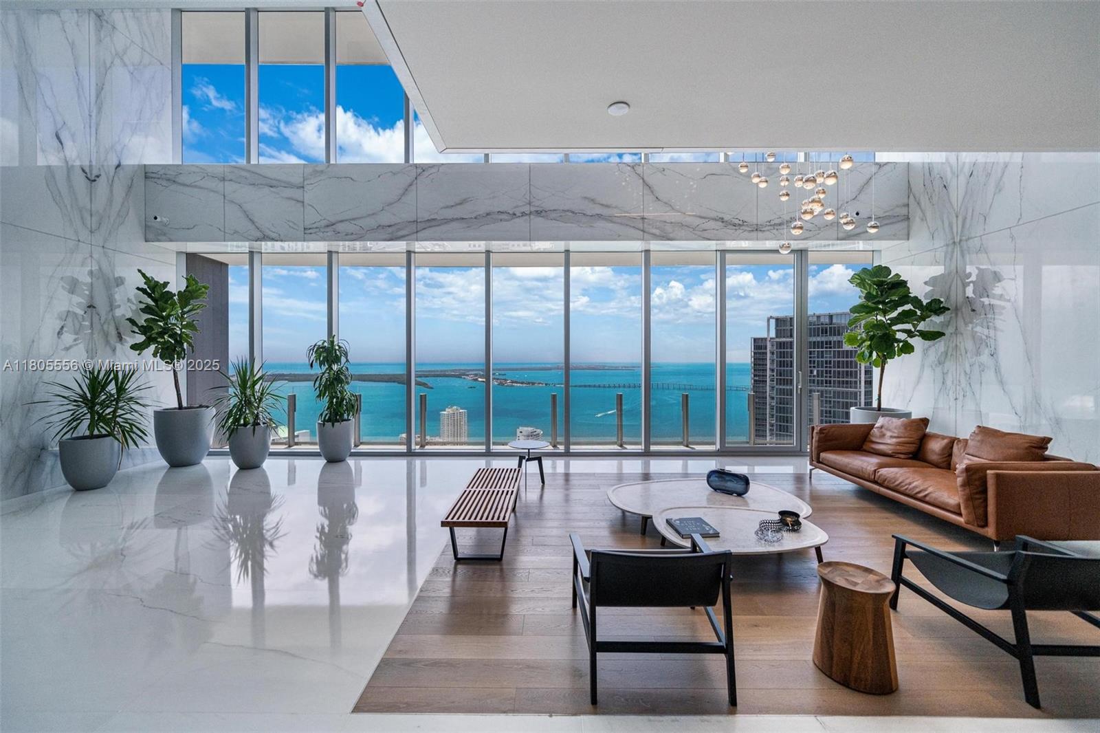 ASTON MARTIN RESIDENCE - Residential