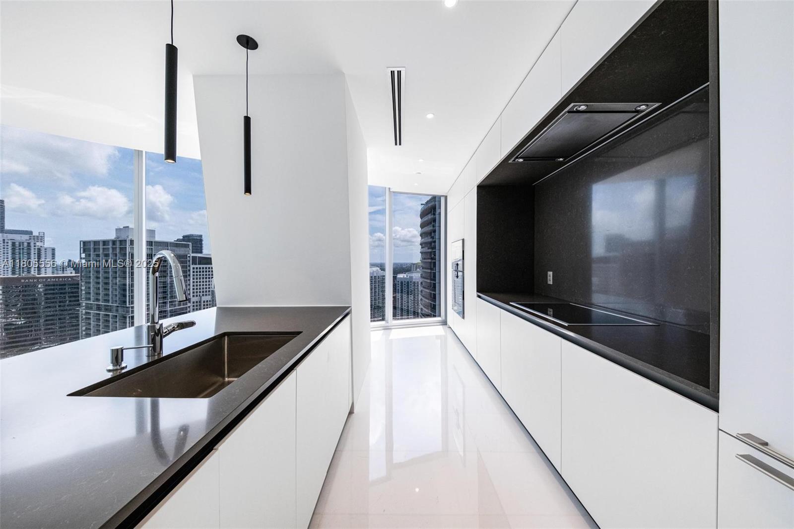 ASTON MARTIN RESIDENCE - Residential