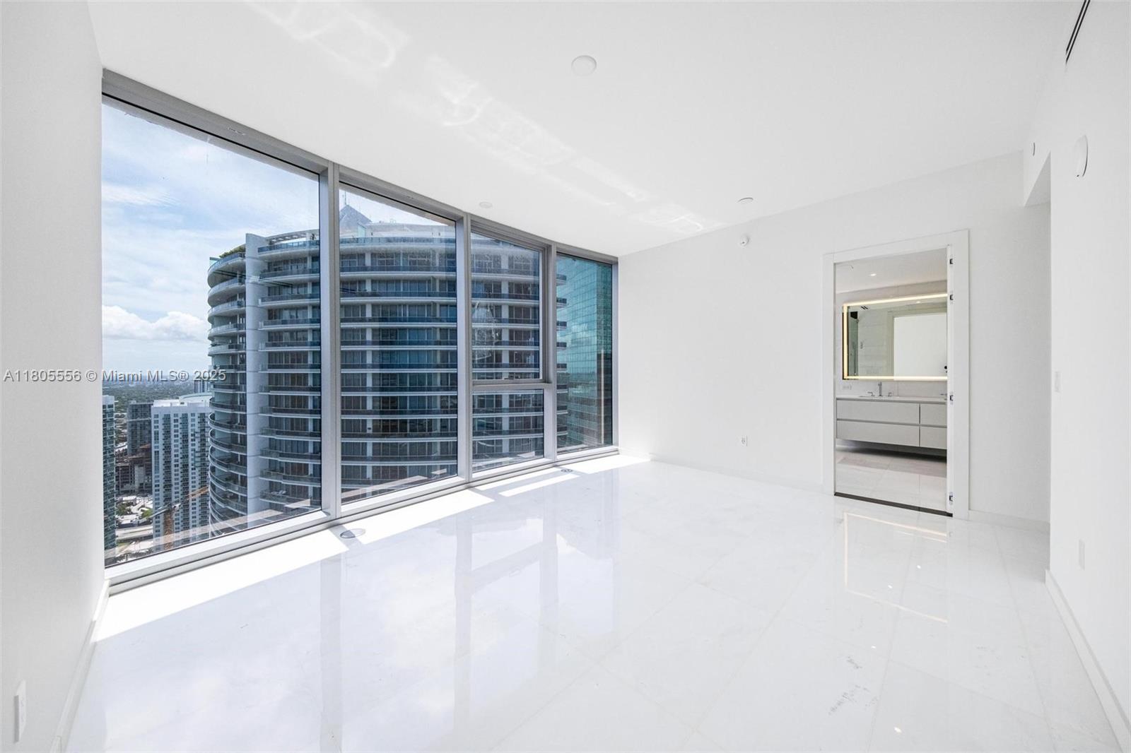 ASTON MARTIN RESIDENCE - Residential