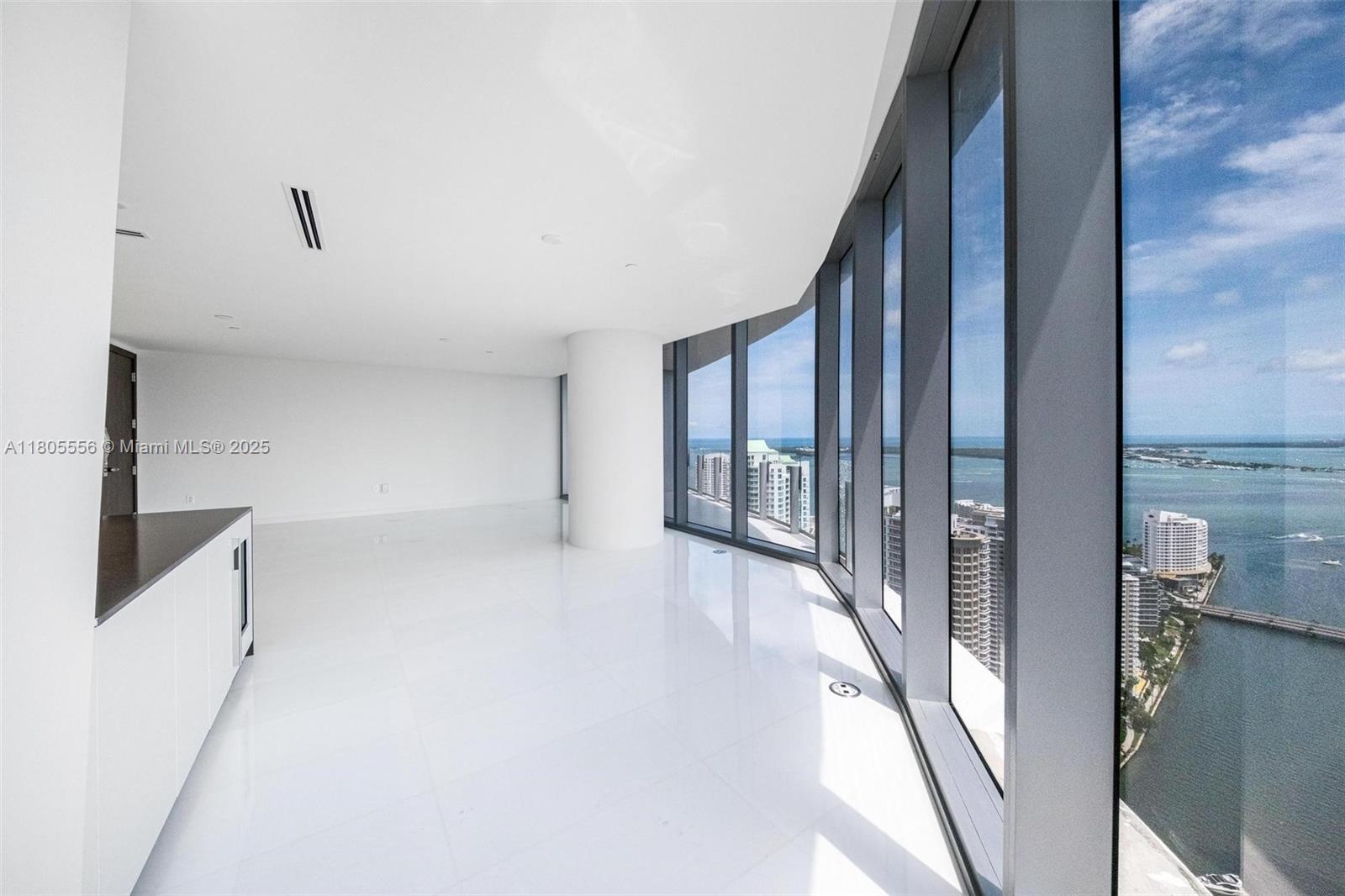 ASTON MARTIN RESIDENCE - Residential