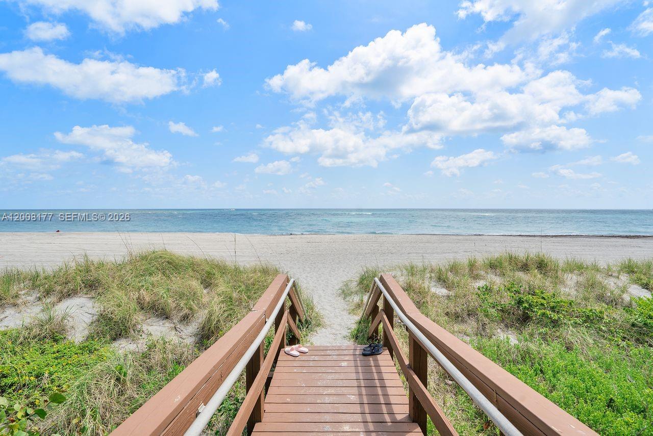 OCEAN TRAIL CONDO IV - Residential