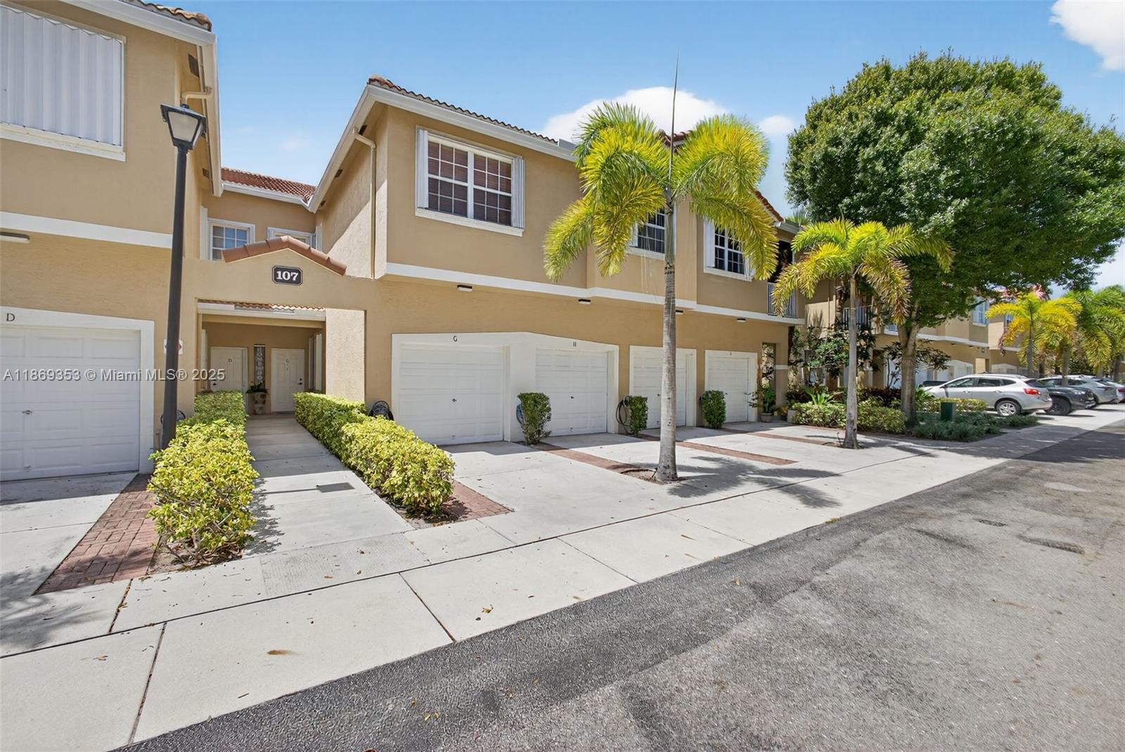 Tequesta Condo with Garage + Pool – Internet & Cable Included!
Lock in a long-term lease in one of the most sought-after coastal areas! Rent includes high-speed internet, cable, and trash, plus a garage and driveway parking.
Full-size IN-UNIT LAUNDRY for your convenience.
Enjoy abundant natural light, a private patio, a community pool, and a playground for kids. The location is very walkable, with restaurants, bars, parks, and coffee shops nearby, plus easy highway access. Minutes from Cato’s Bridge, pristine beaches, golf, and watersports.
This condo offers comfort, convenience, and value—all in the heart of Tequesta. Available for immediate occupancy—schedule your showing today! Please note: No dogs allowed.