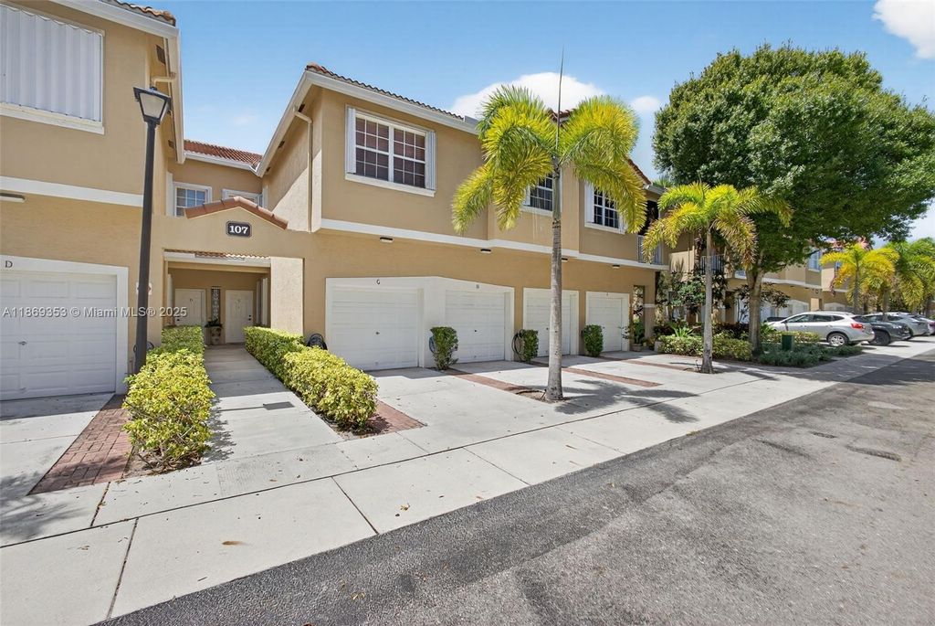 Photo of 107 Lighthouse Cir #H, Tequesta, FL 33469 (MLS # A11869353)