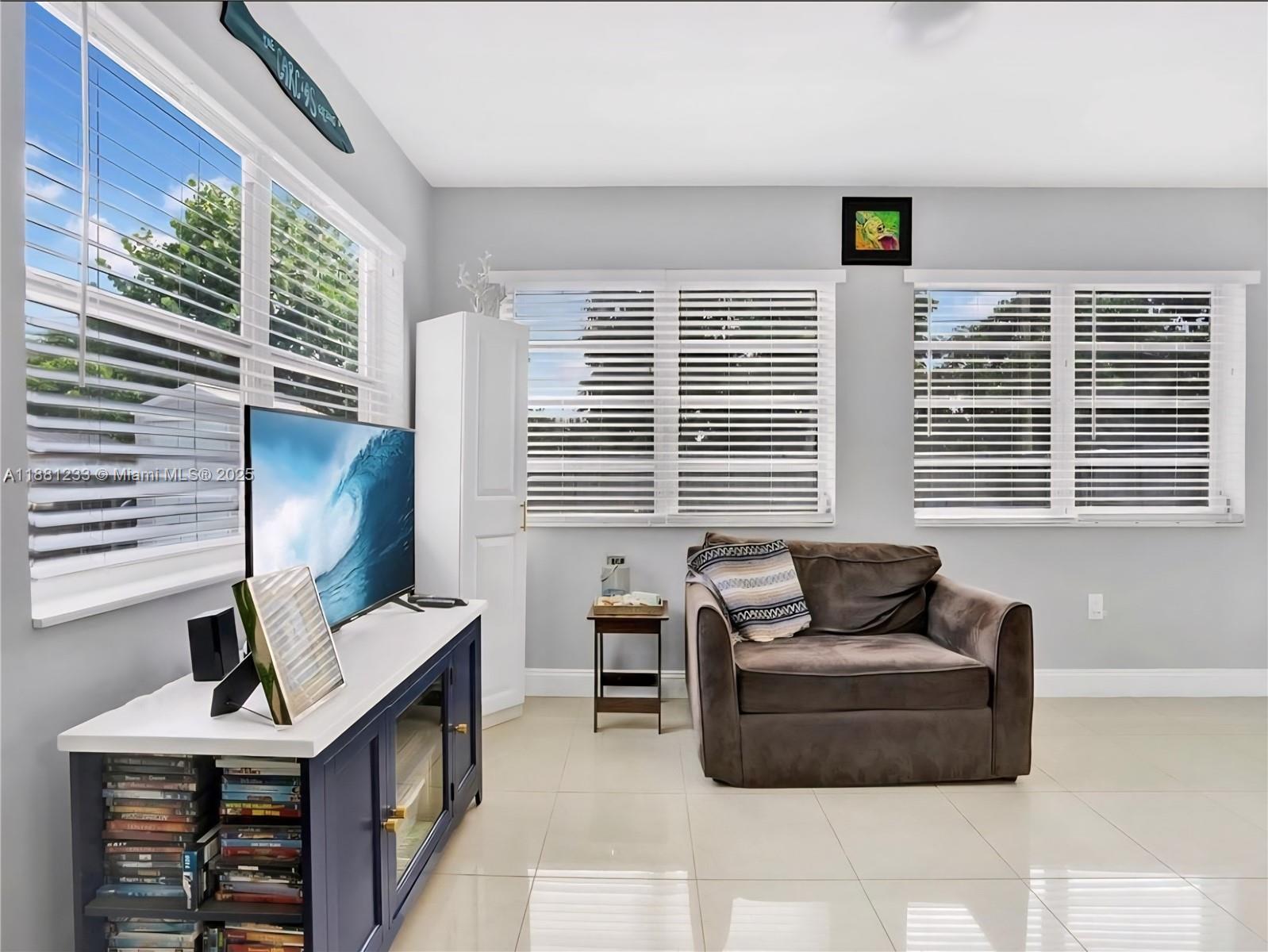 PEMBROKE PINES NO 3 - Residential Lease