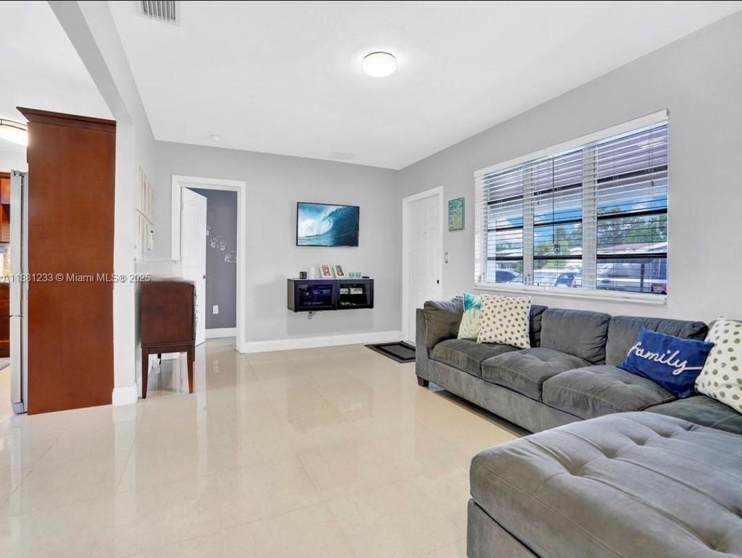 PEMBROKE PINES NO 3 - Residential Lease