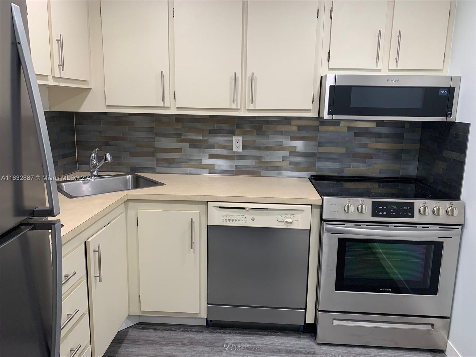 GREENWICH PH I CONDO - Residential Lease