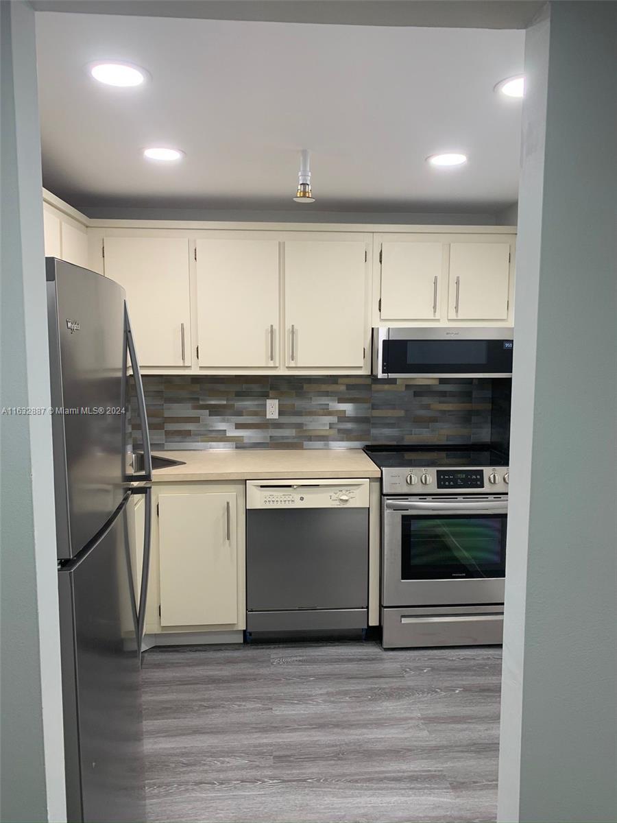 GREENWICH PH I CONDO - Residential Lease