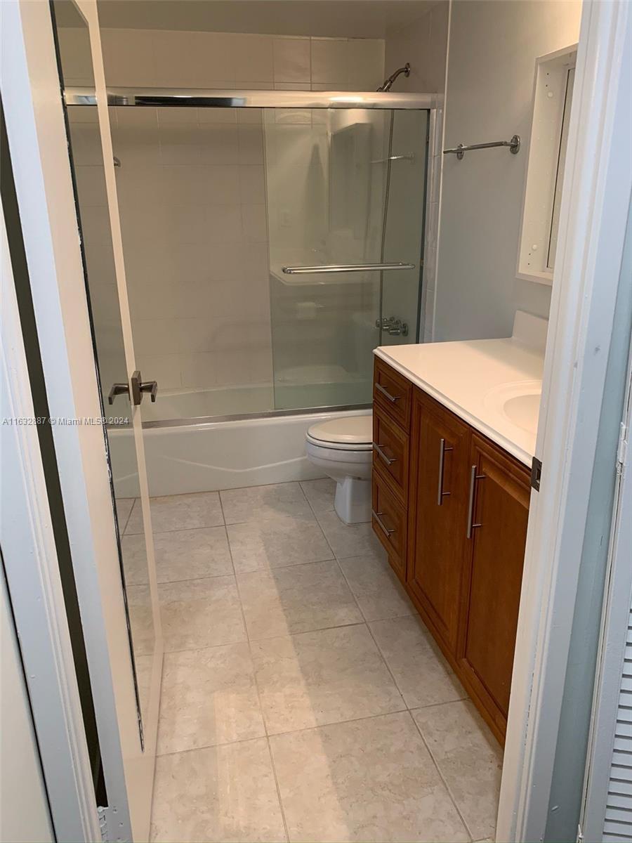 GREENWICH PH I CONDO - Residential Lease
