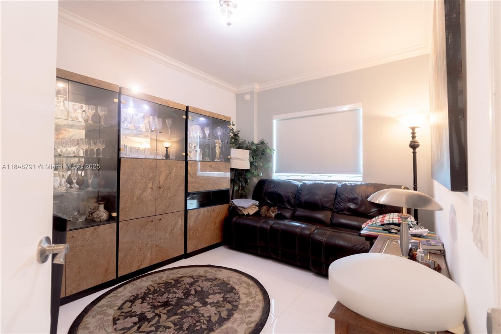 THE OAKS I CONDO - Residential