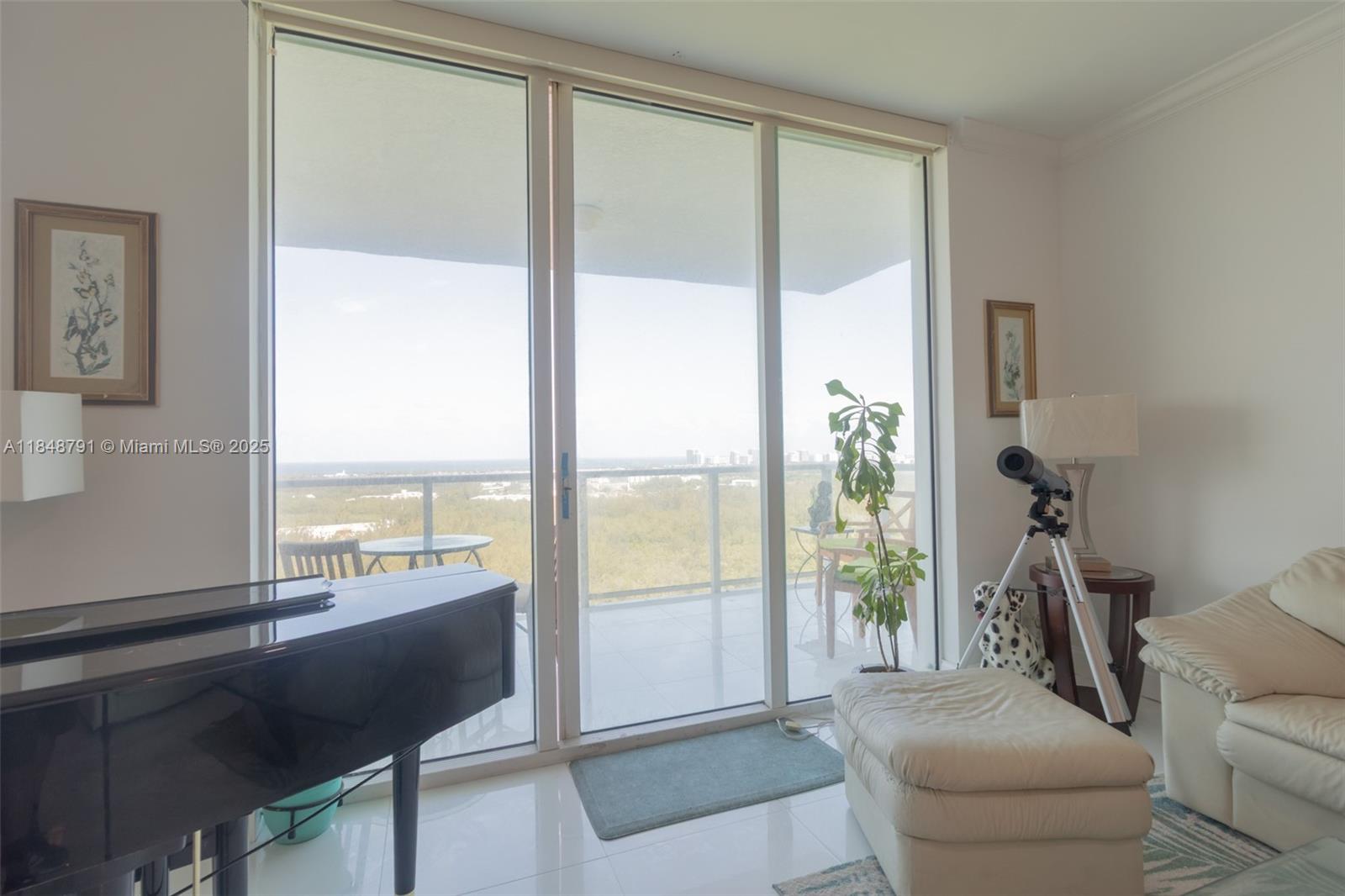 THE OAKS I CONDO - Residential