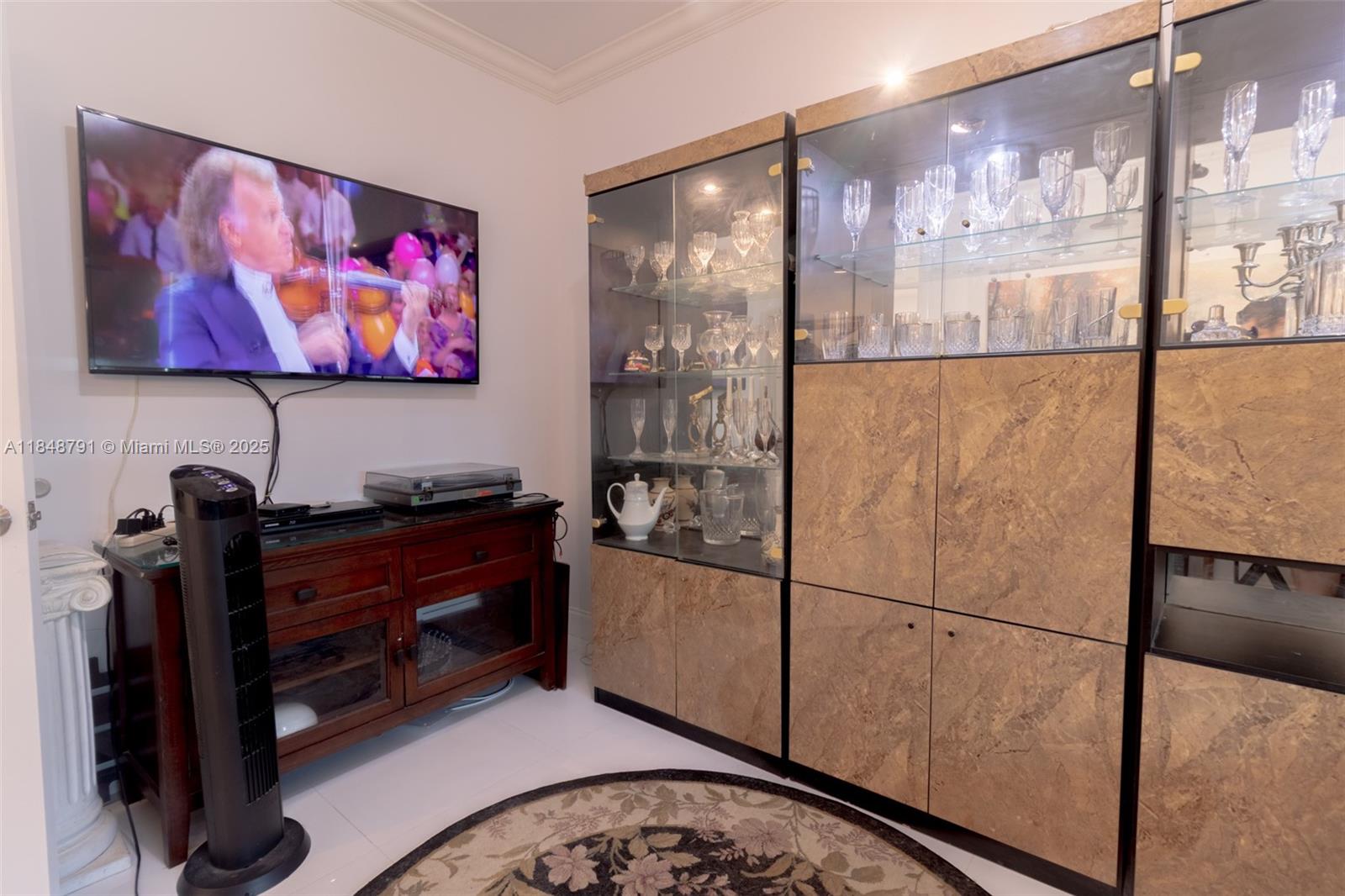 THE OAKS I CONDO - Residential