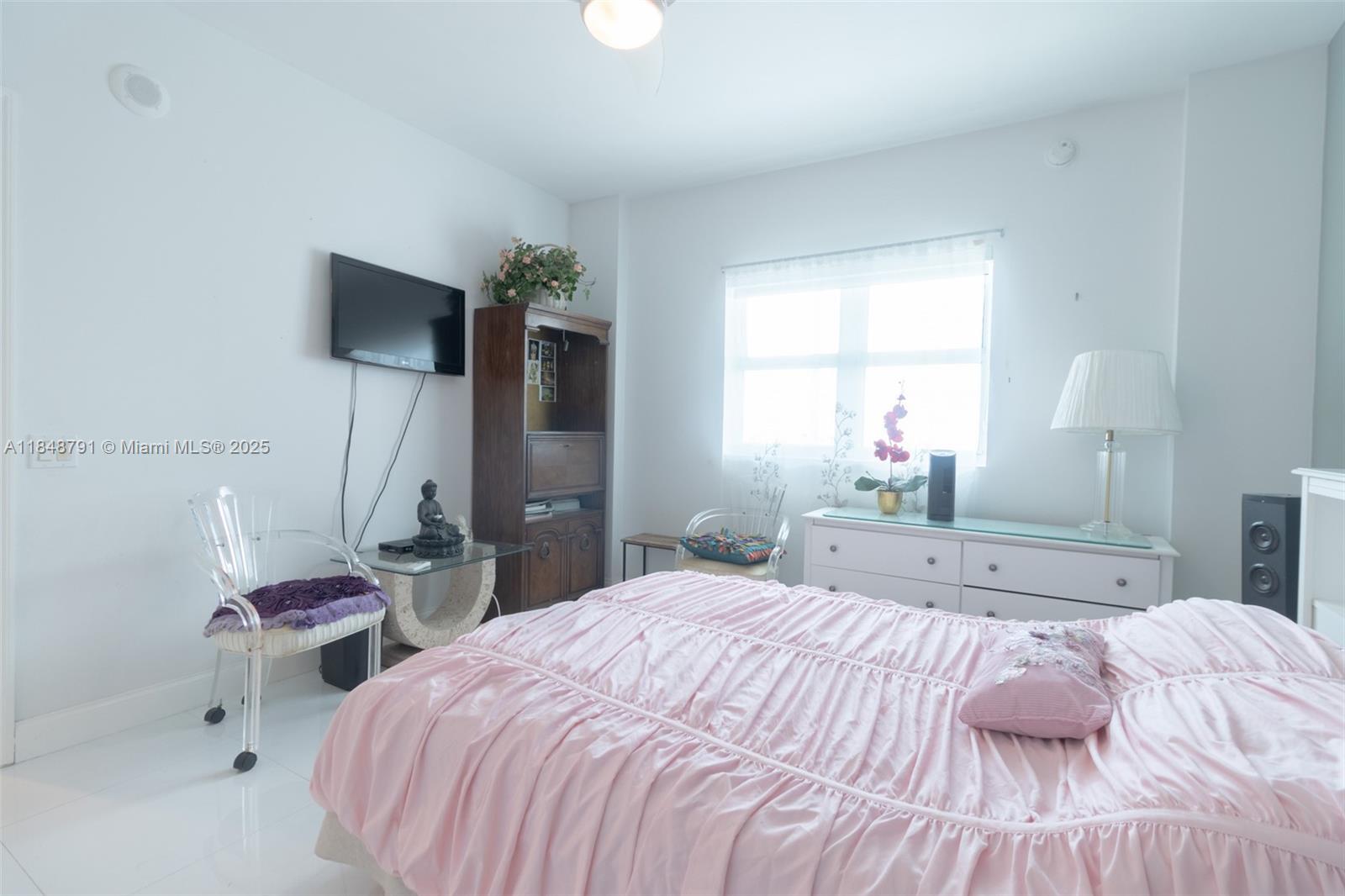 THE OAKS I CONDO - Residential