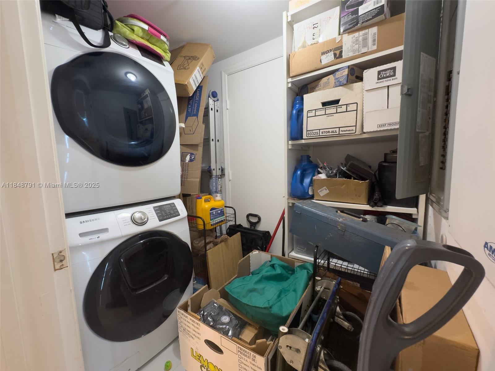 THE OAKS I CONDO - Residential