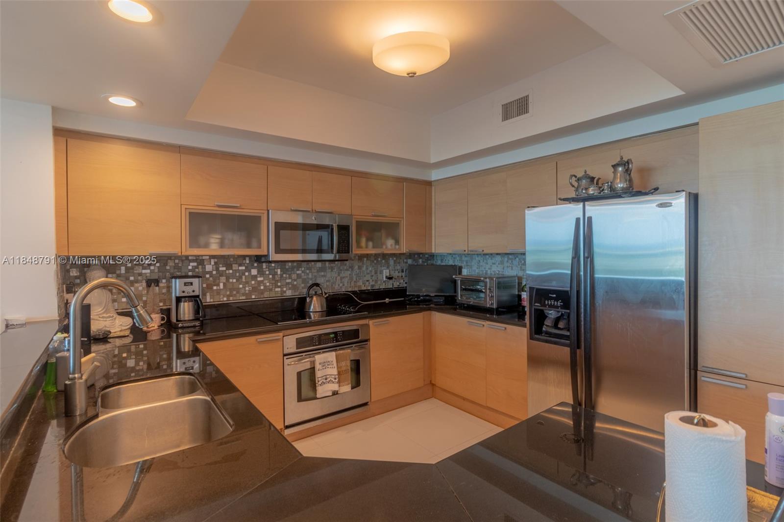 THE OAKS I CONDO - Residential