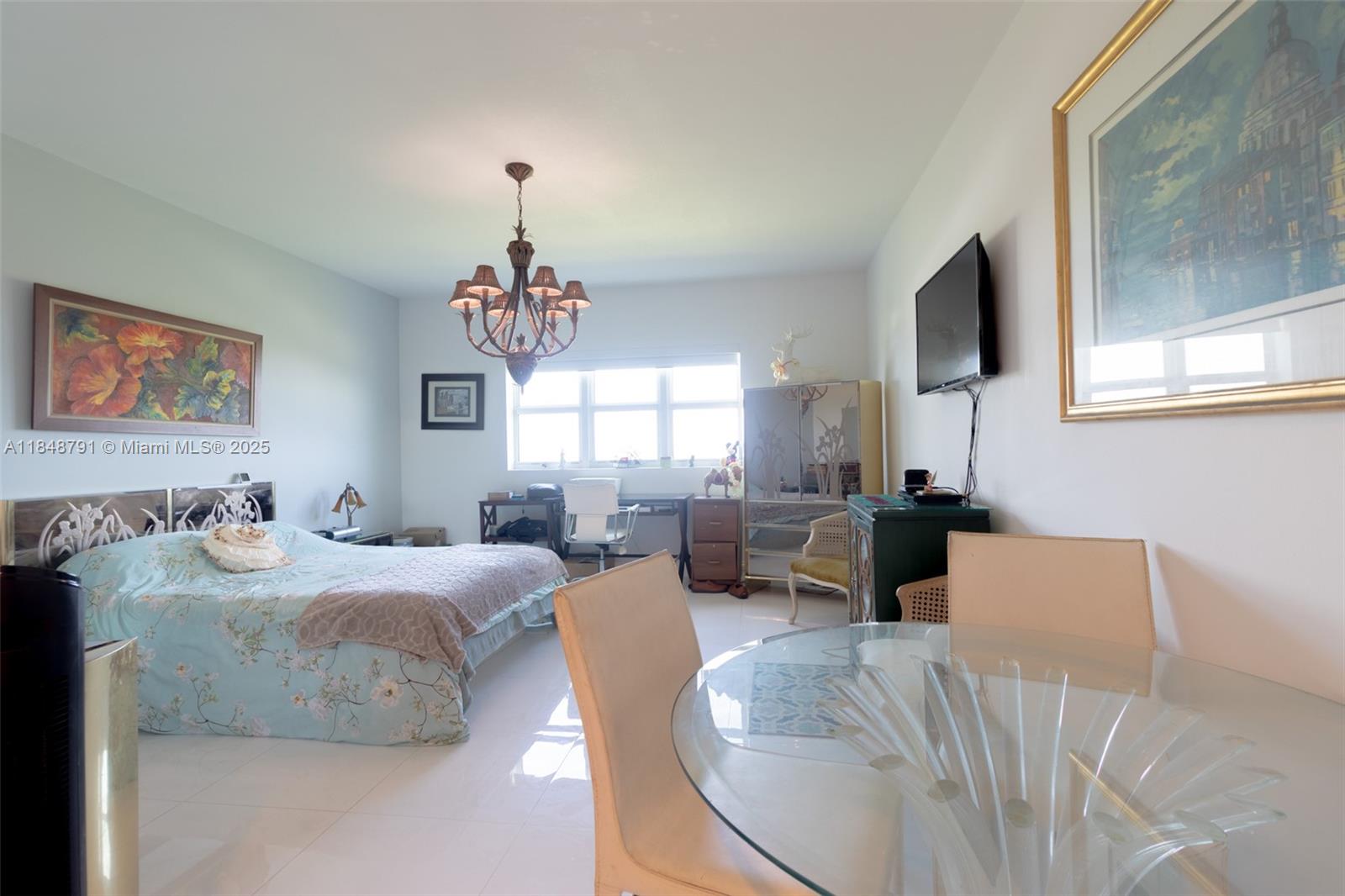 THE OAKS I CONDO - Residential