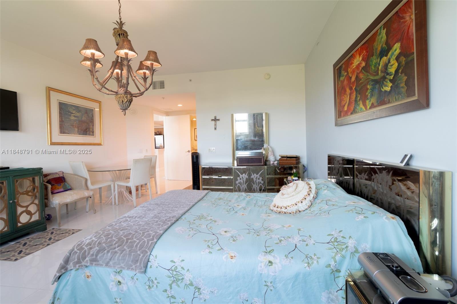 THE OAKS I CONDO - Residential