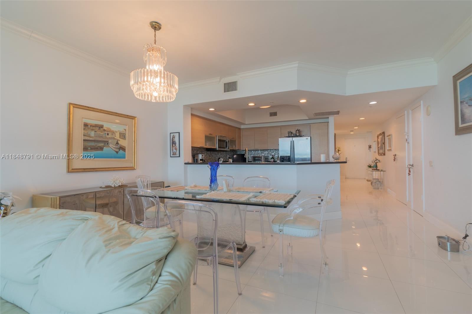 THE OAKS I CONDO - Residential