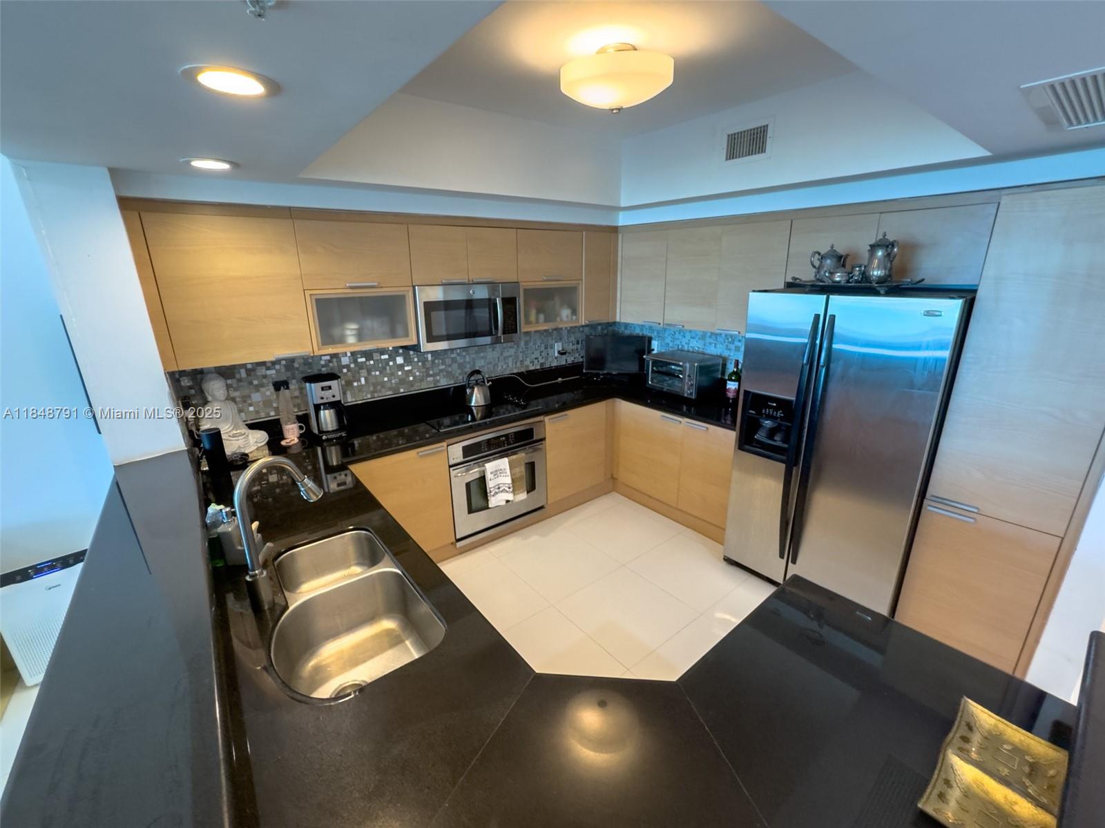 THE OAKS I CONDO - Residential