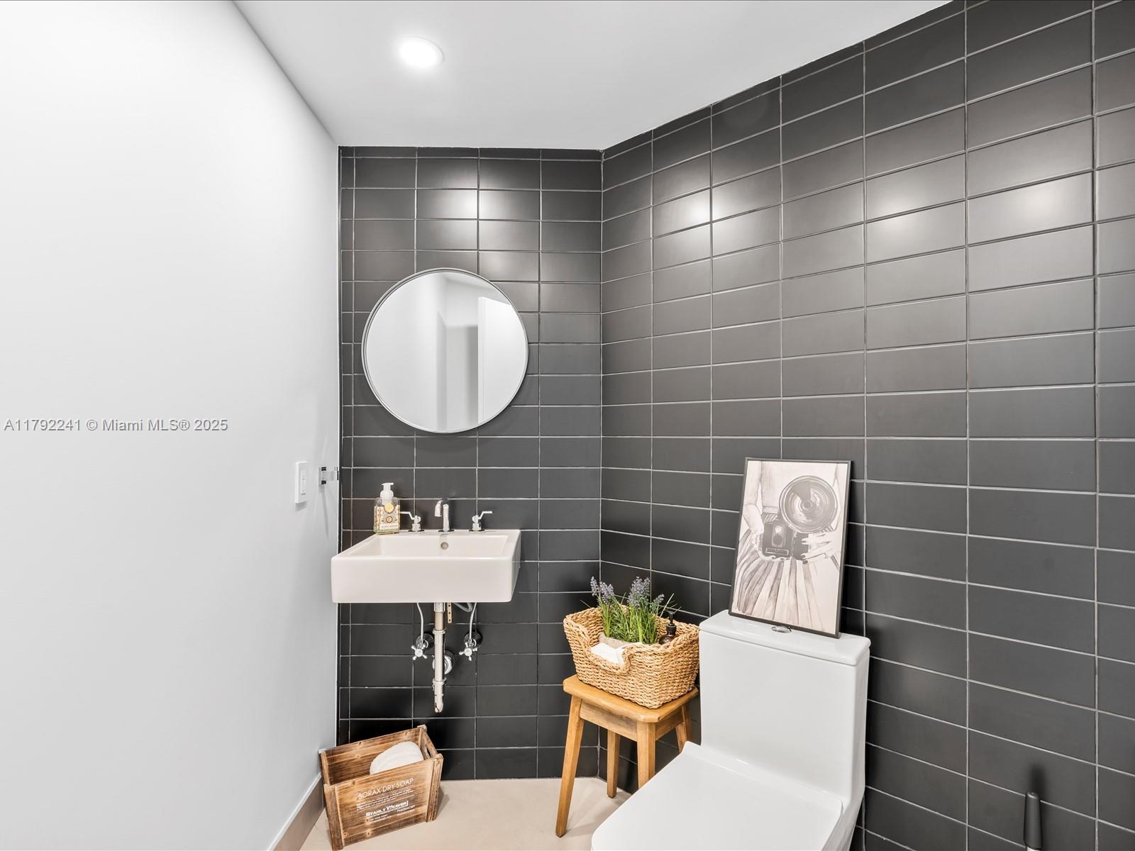 100 HIDDEN BAY CONDO - Residential Lease