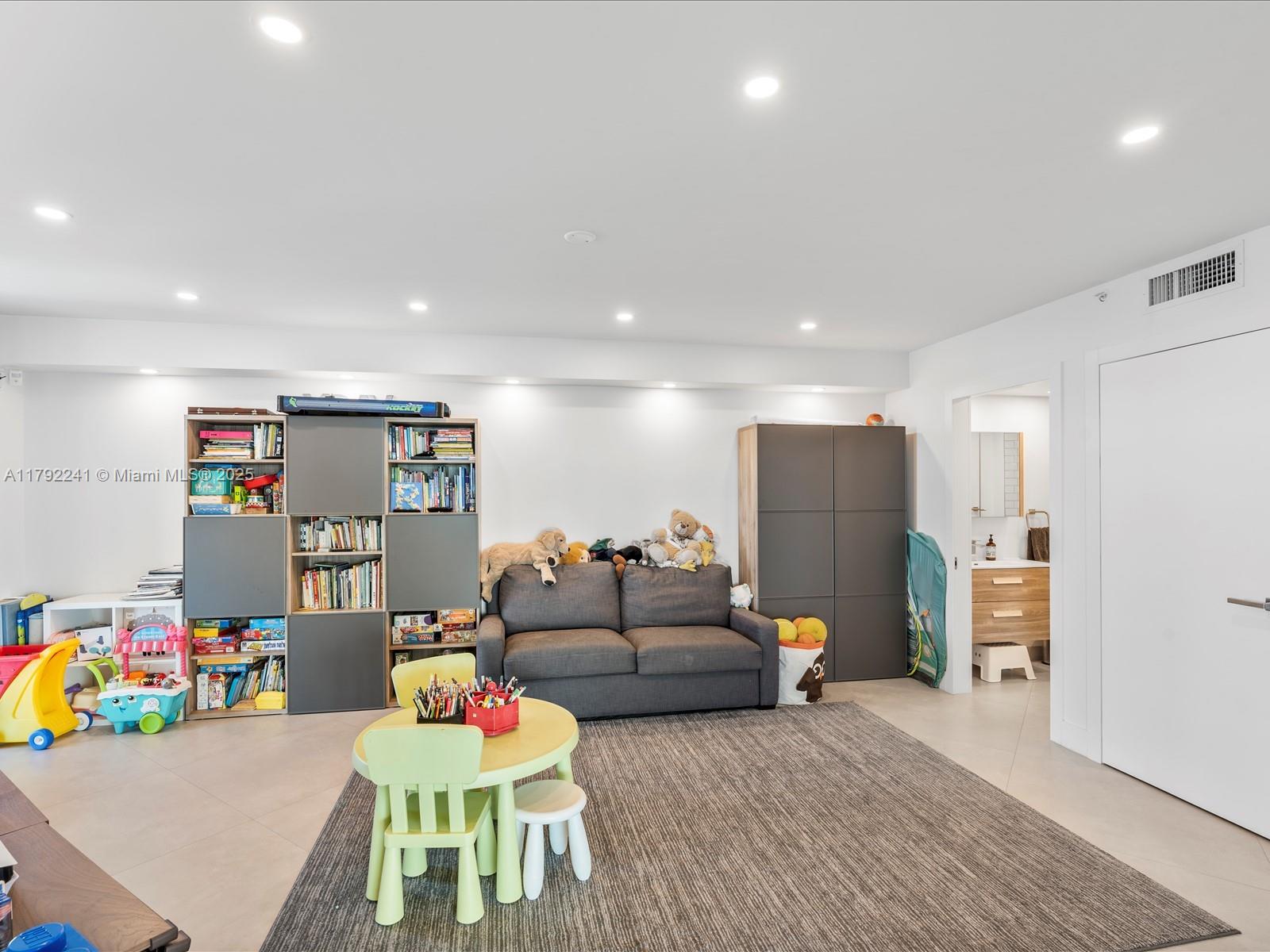 100 HIDDEN BAY CONDO - Residential Lease