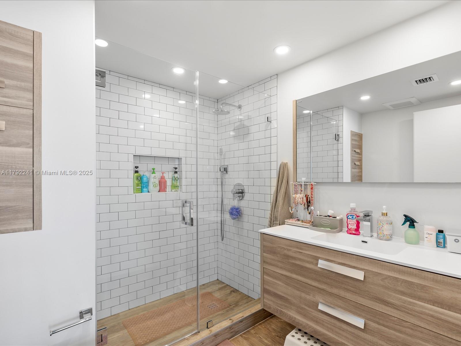 100 HIDDEN BAY CONDO - Residential Lease