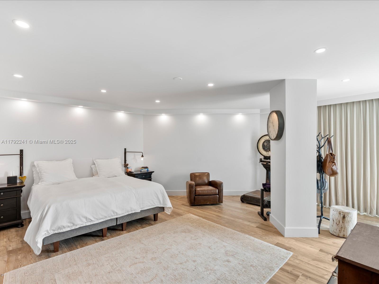 100 HIDDEN BAY CONDO - Residential Lease