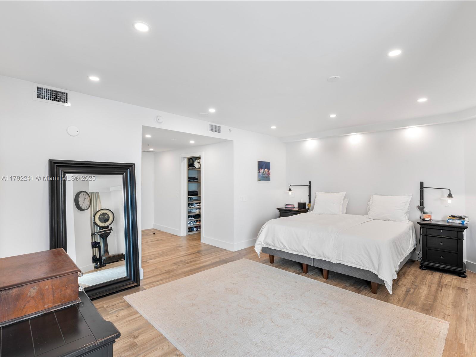 100 HIDDEN BAY CONDO - Residential Lease