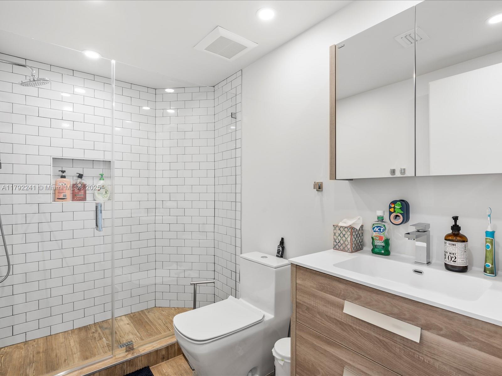 100 HIDDEN BAY CONDO - Residential Lease