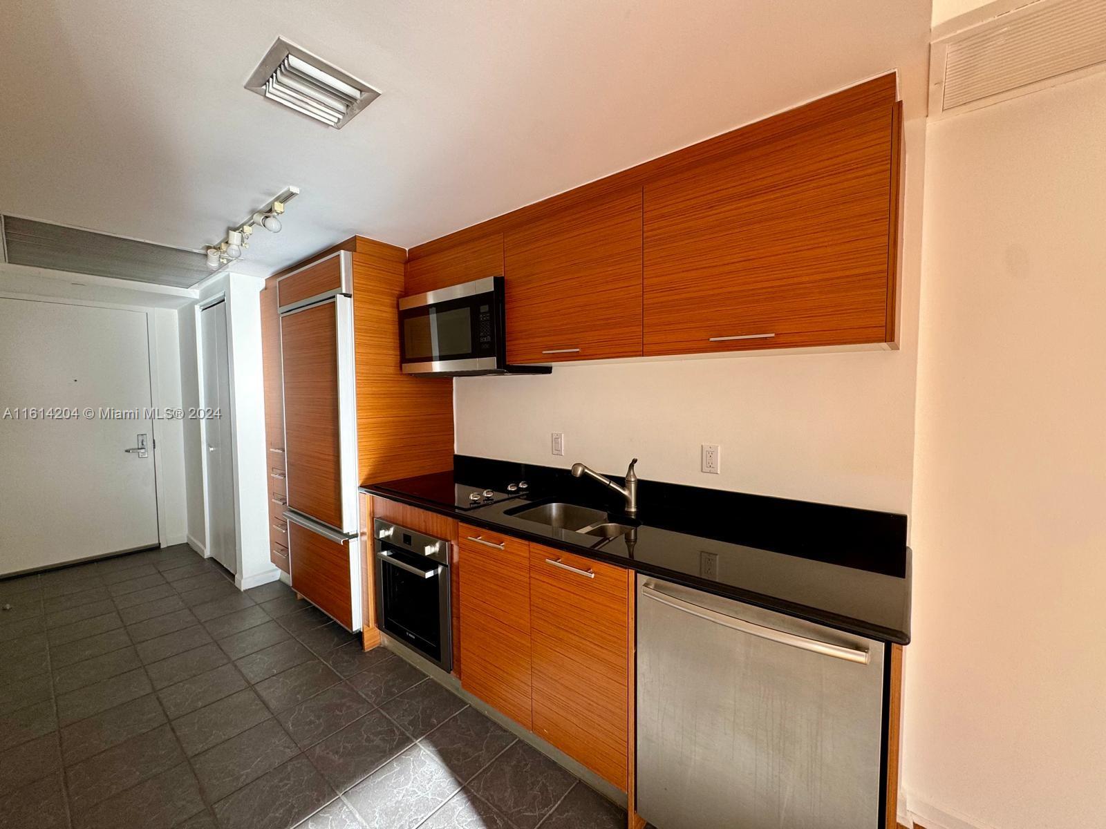 50 BISCAYNE CONDO - Residential Lease