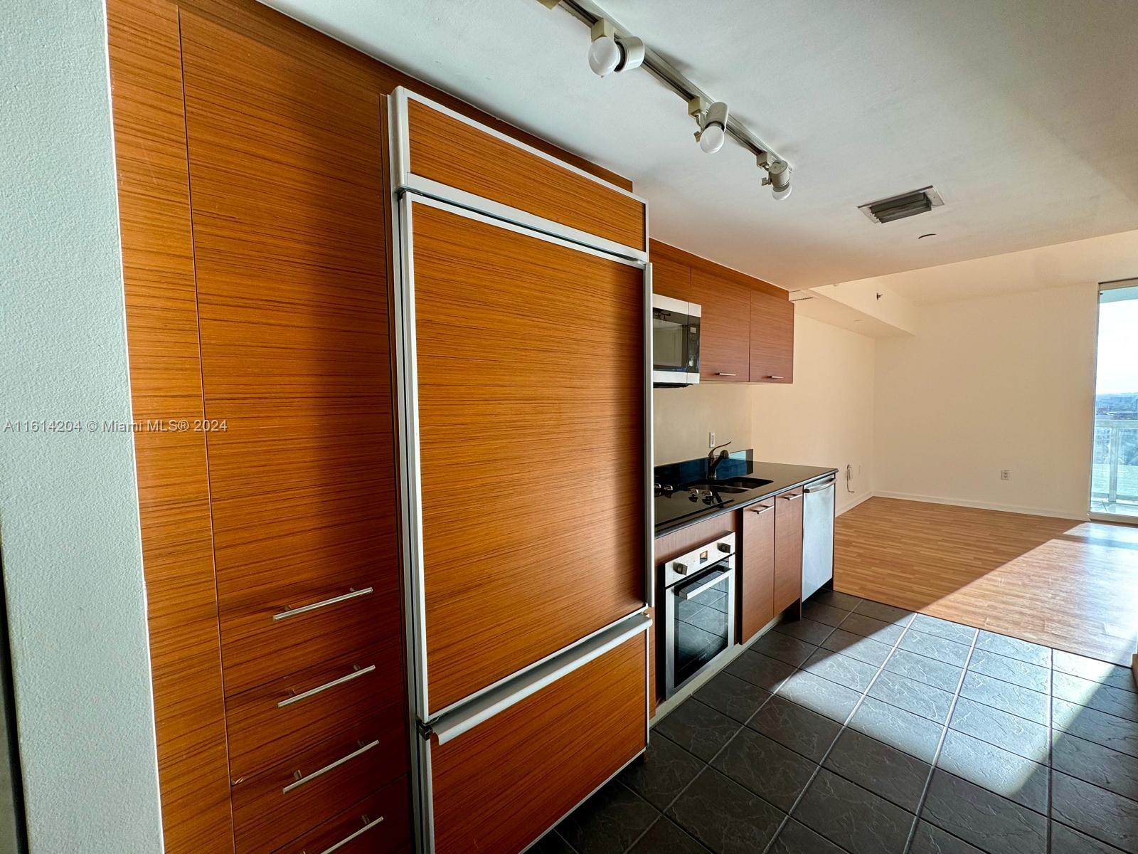 50 BISCAYNE CONDO - Residential Lease