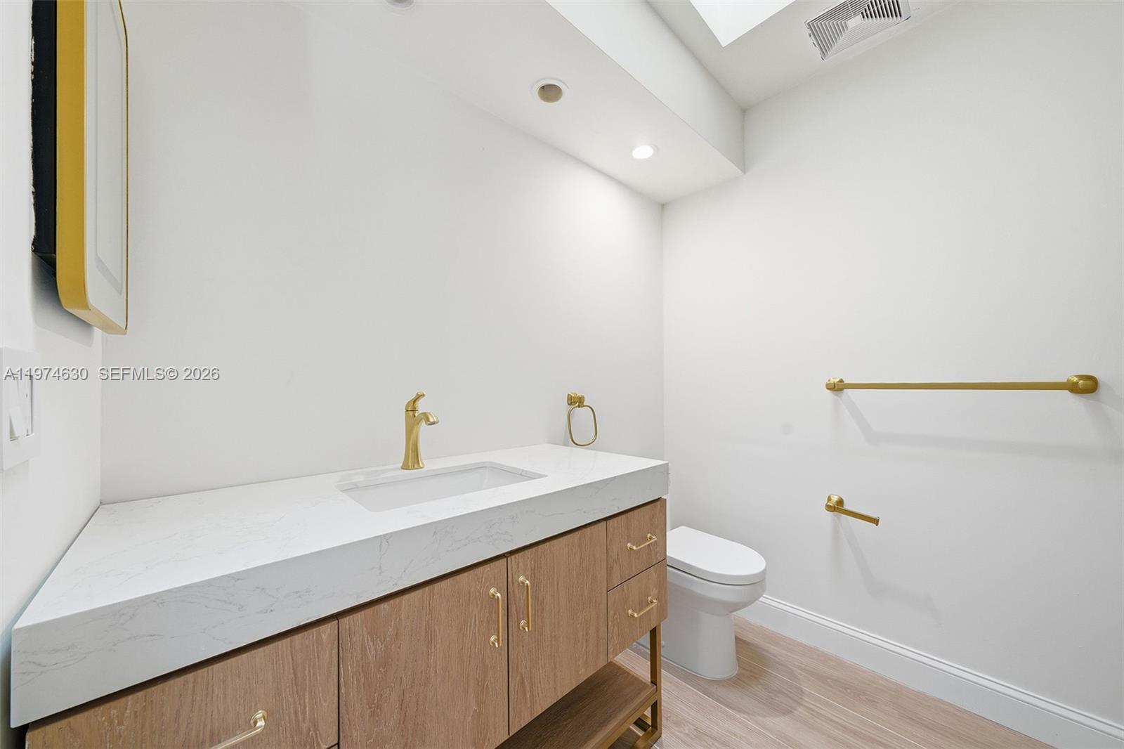 GOLDEN POINTE - Residential