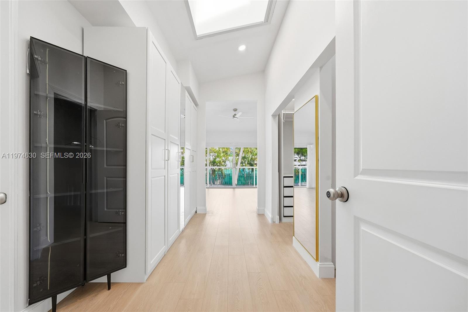 GOLDEN POINTE - Residential