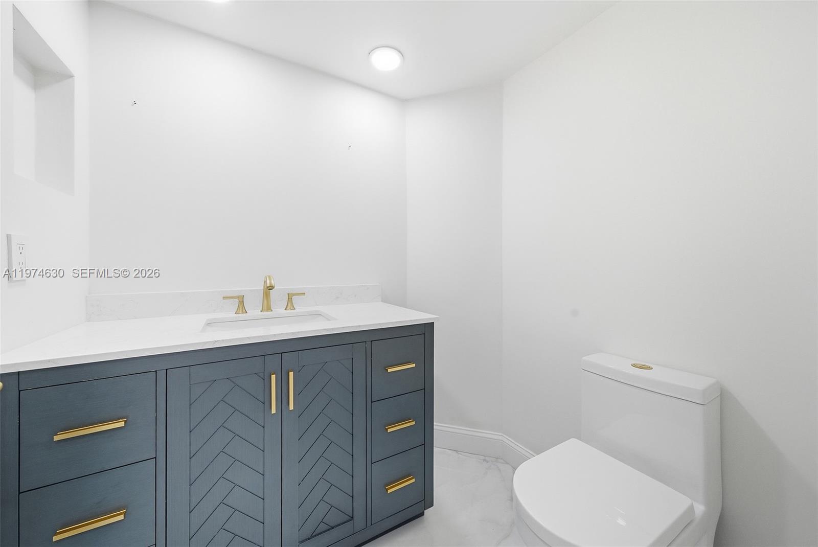 GOLDEN POINTE - Residential