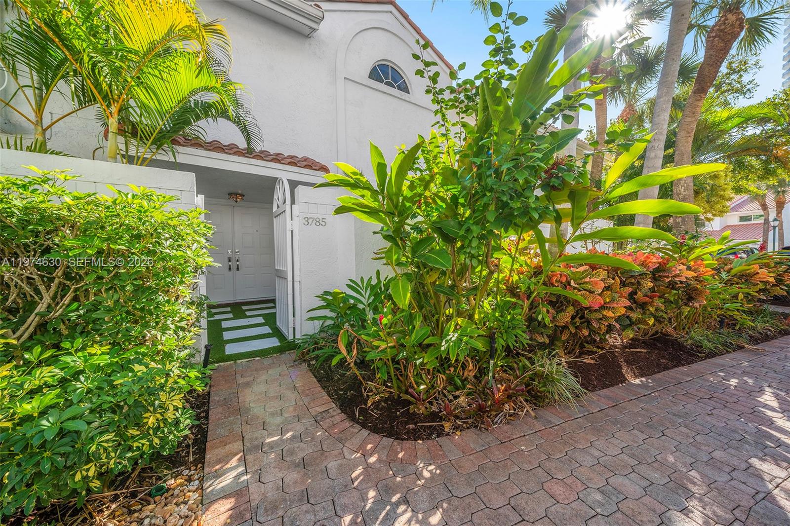 GOLDEN POINTE - Residential