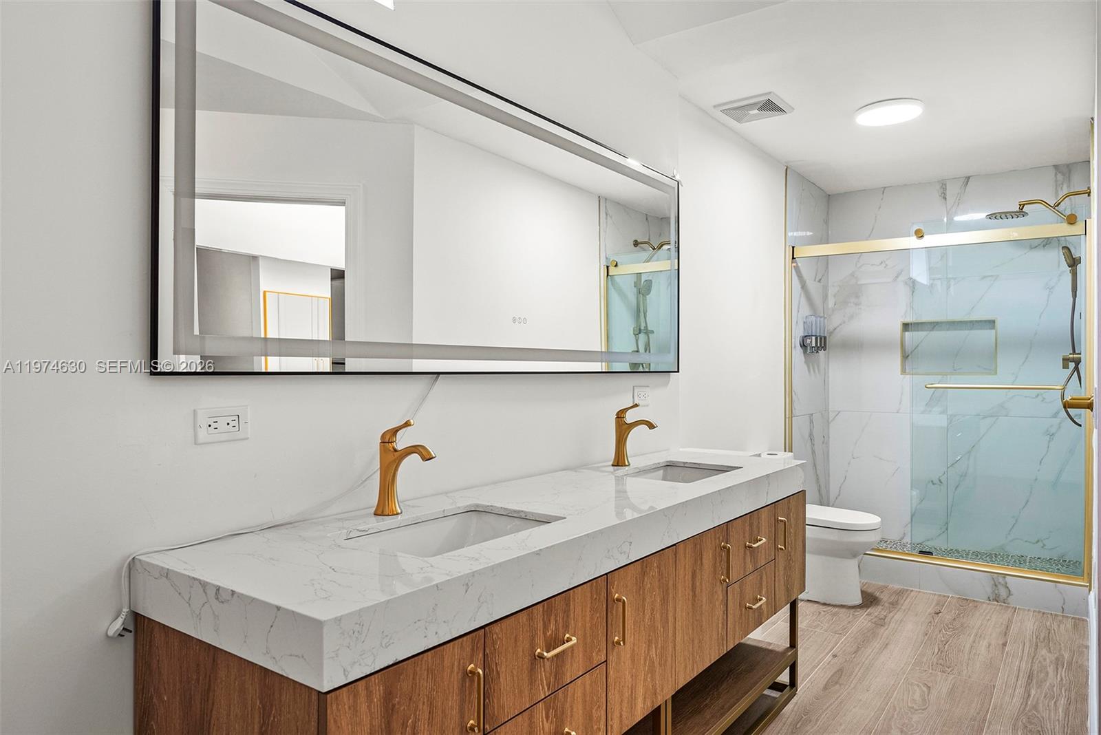 GOLDEN POINTE - Residential