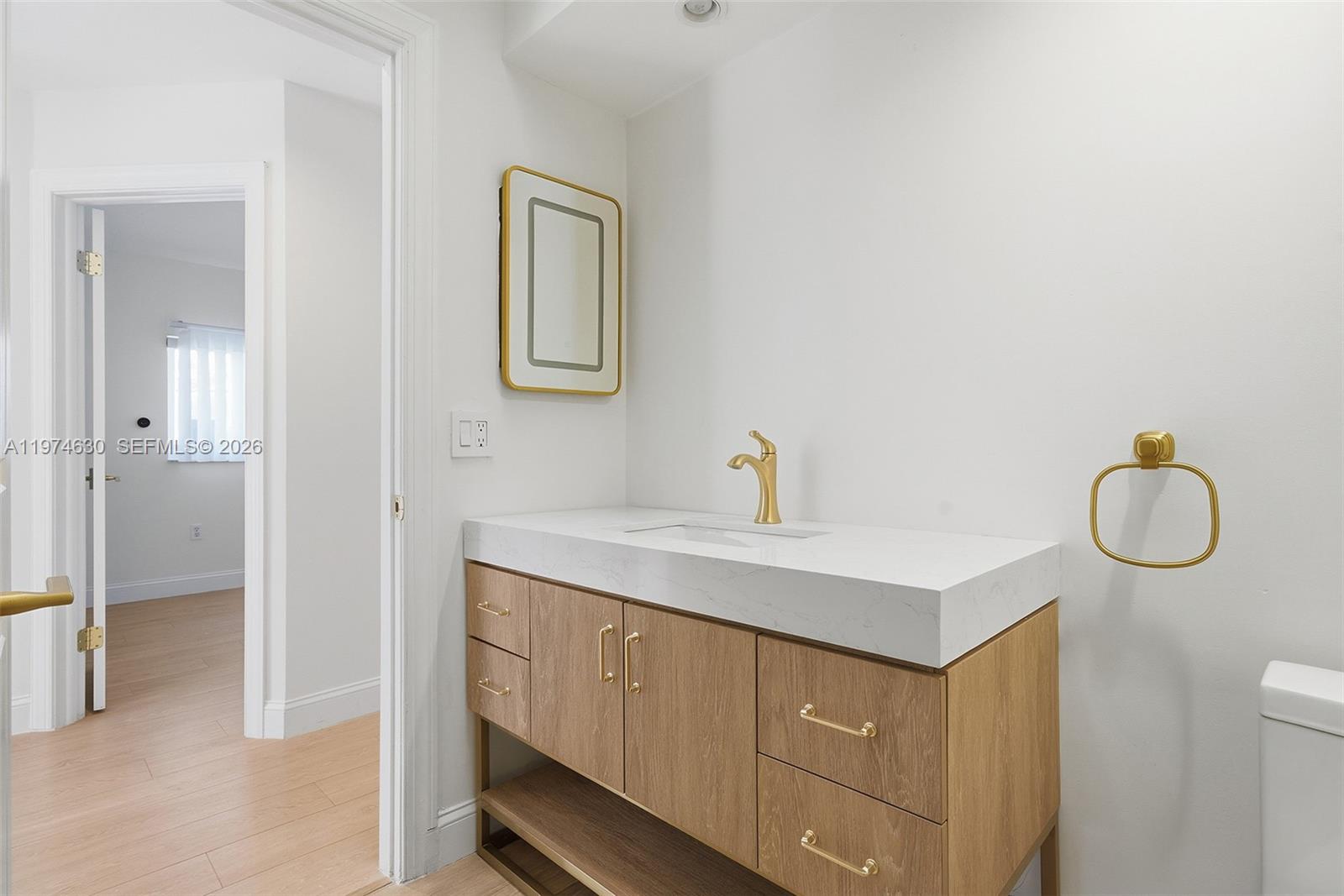 GOLDEN POINTE - Residential