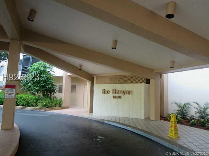 RENT OR BUY THIS SPACIOUS 2/2 CONVERTIBLE IN THE EXCLUSIVE HOPA VERIFIED PARK PLACE IN THE MIDDLE OF PEMBROKE PINES GOLF COURSE ..GREAT VIEW OF THE WHOLE COMPLEX FROM THIS 6TH FLOOR UNIT..NEW PORCELAIN FLOOR ALL THROUGHOUT ,EXCEPT BEDROOM..NEW AC,AND SS A PPLIANCES FRESHLY PAINTED AND NEW KITCHEN CABINETS BY THE TIME IT IS RENTED OR SOLD..ALL AMENITIES OF A RESORT STYLE LIVING FROM COURTESSY BUSSES TO SAUNAS..PRICED TO SELL OR TO RENT..SELLERS MOTIVATED...GREAT PLACE TO RETIRE ,OR TO INVEST..