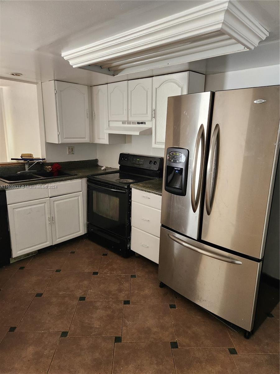 TAM O SHANTER VILLAS SEC - Residential