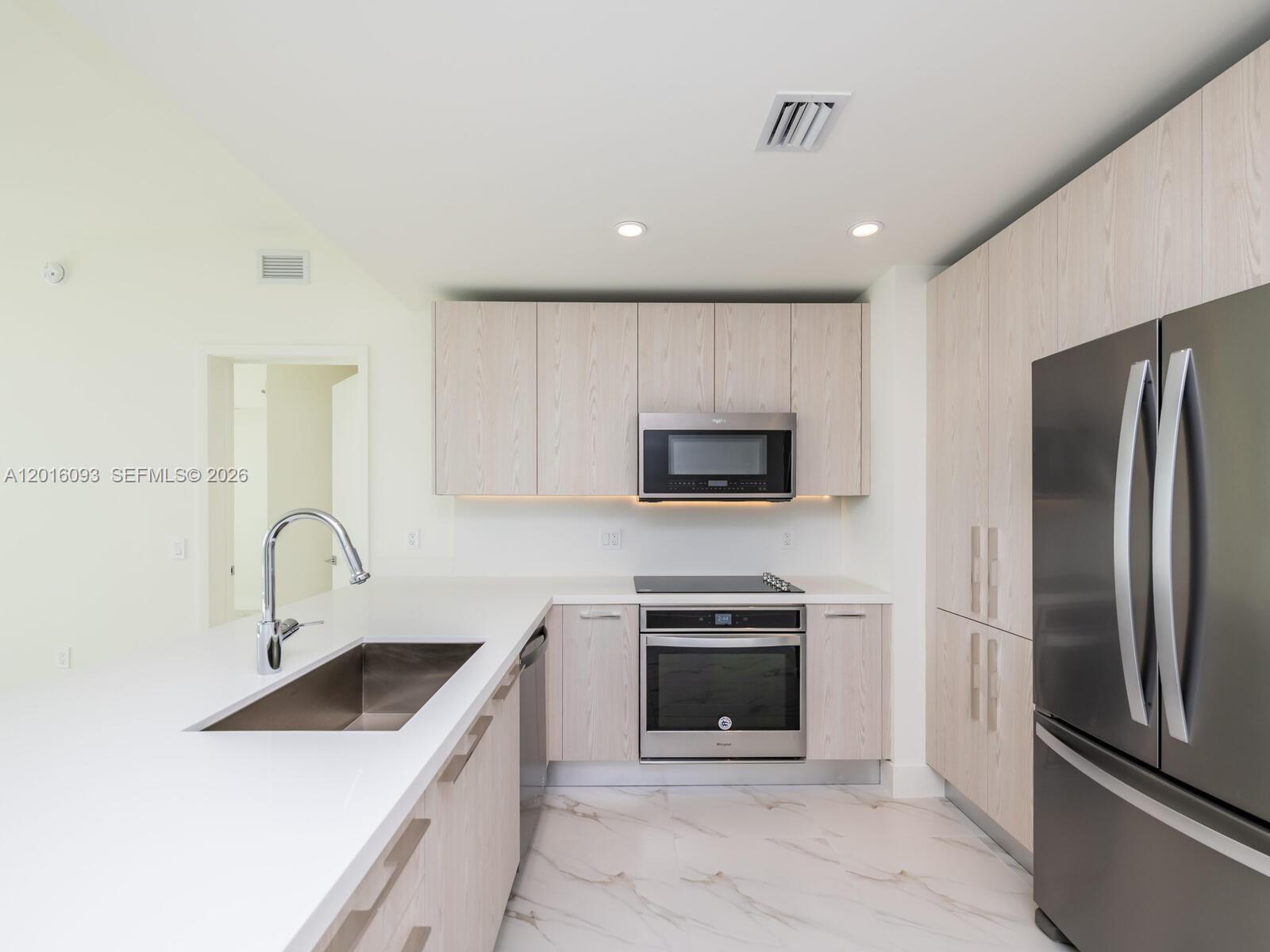 METROPICA NORTH TOWER ONE - Residential Lease