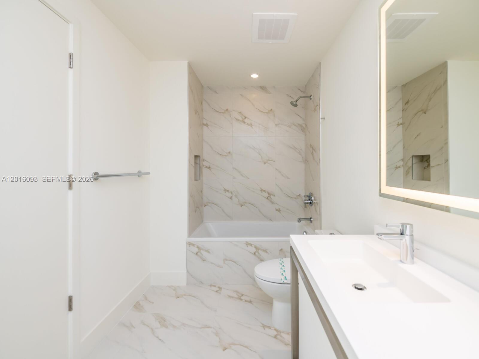 METROPICA NORTH TOWER ONE - Residential Lease