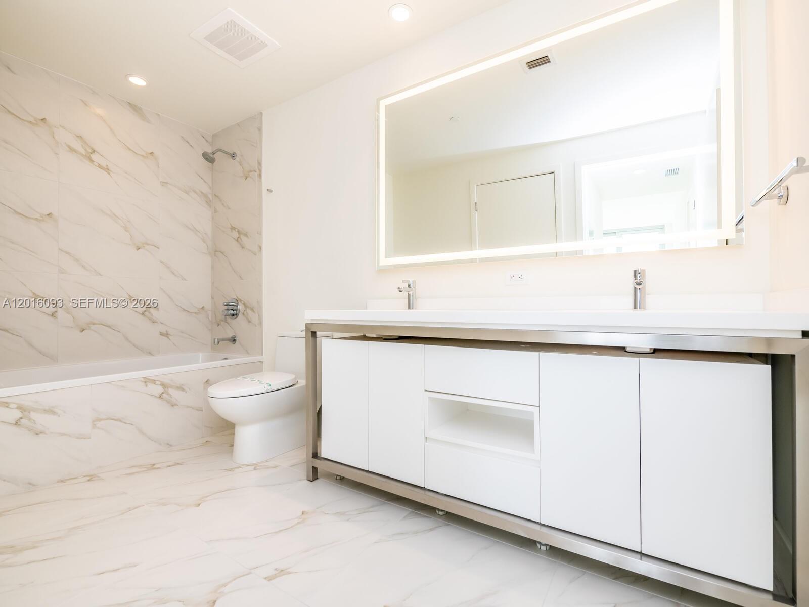 METROPICA NORTH TOWER ONE - Residential Lease