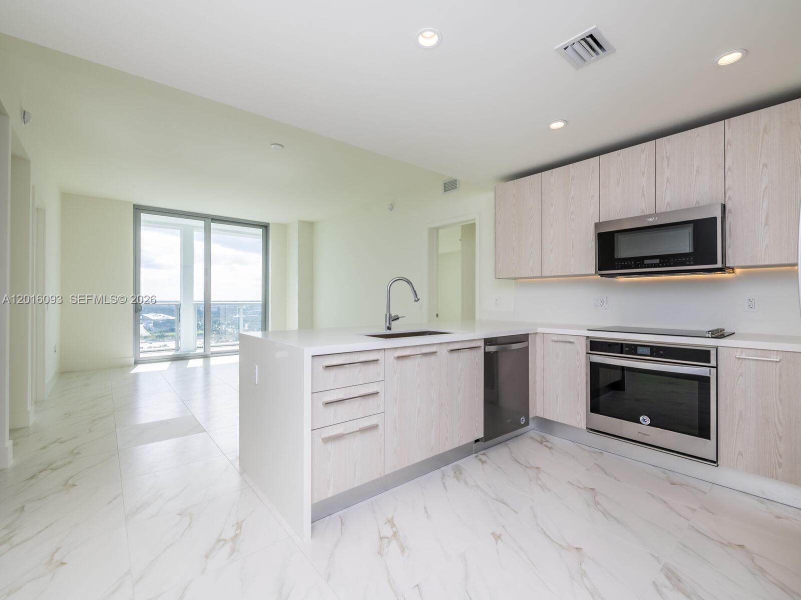 2000 S Metropica Way 2007