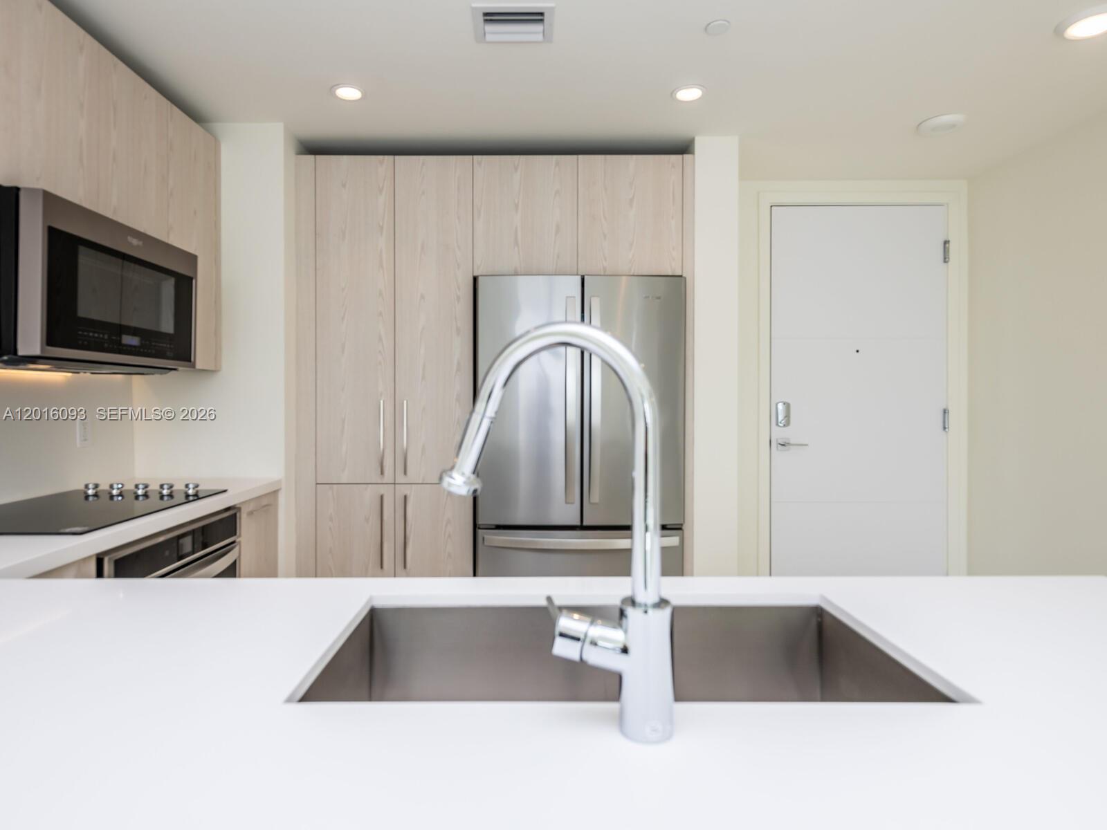 METROPICA NORTH TOWER ONE - Residential Lease