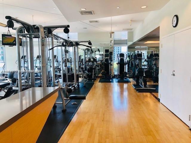 THE AXIS ON BRICKELL COND - Residential Lease